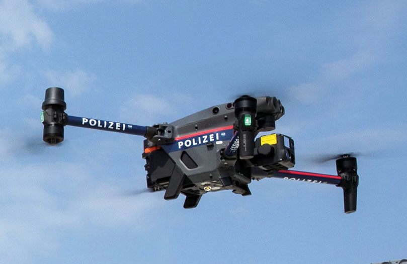 Drón mentette meg az eltűnt túrázót Bécs mellett – Egy óra alatt találták meg a rendőrök